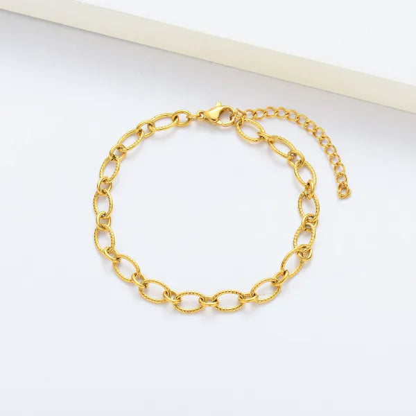 Pulsera dorada de eslabones