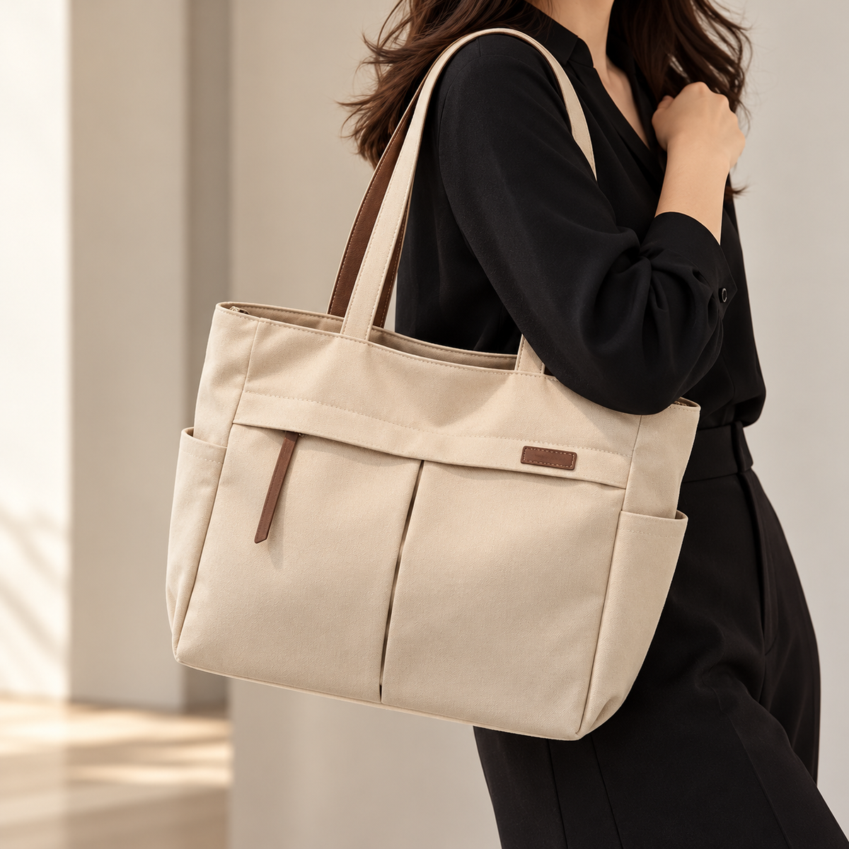 Cartera tote con bolsillos y cierre
