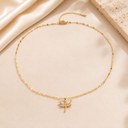 Collar dorado con dije de libélula