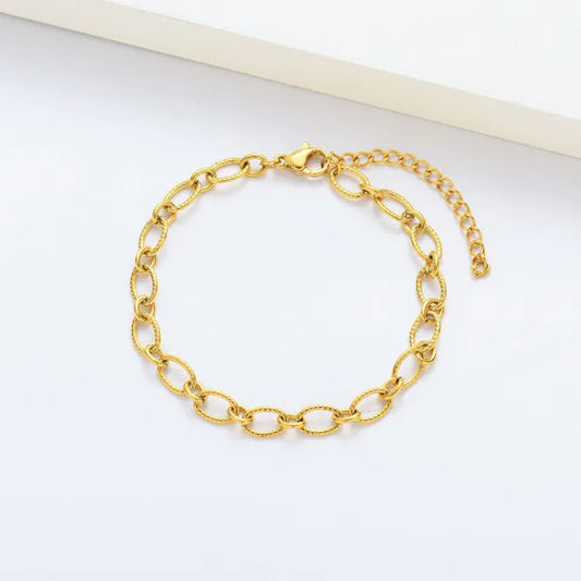 Pulsera dorada de eslabones