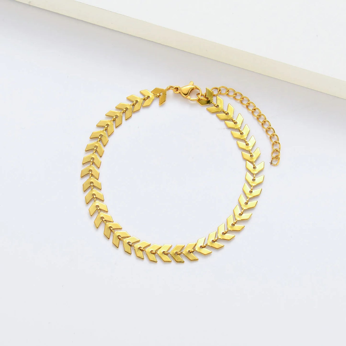 Pulsera dorada Chevron