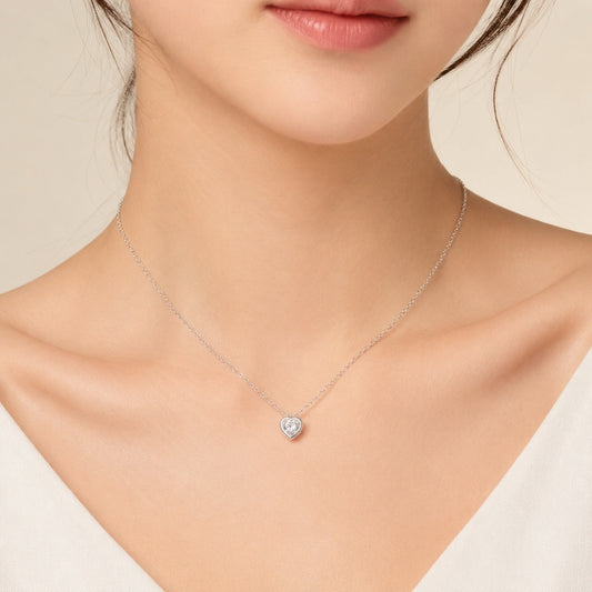 Collar corazón plateado con circonia