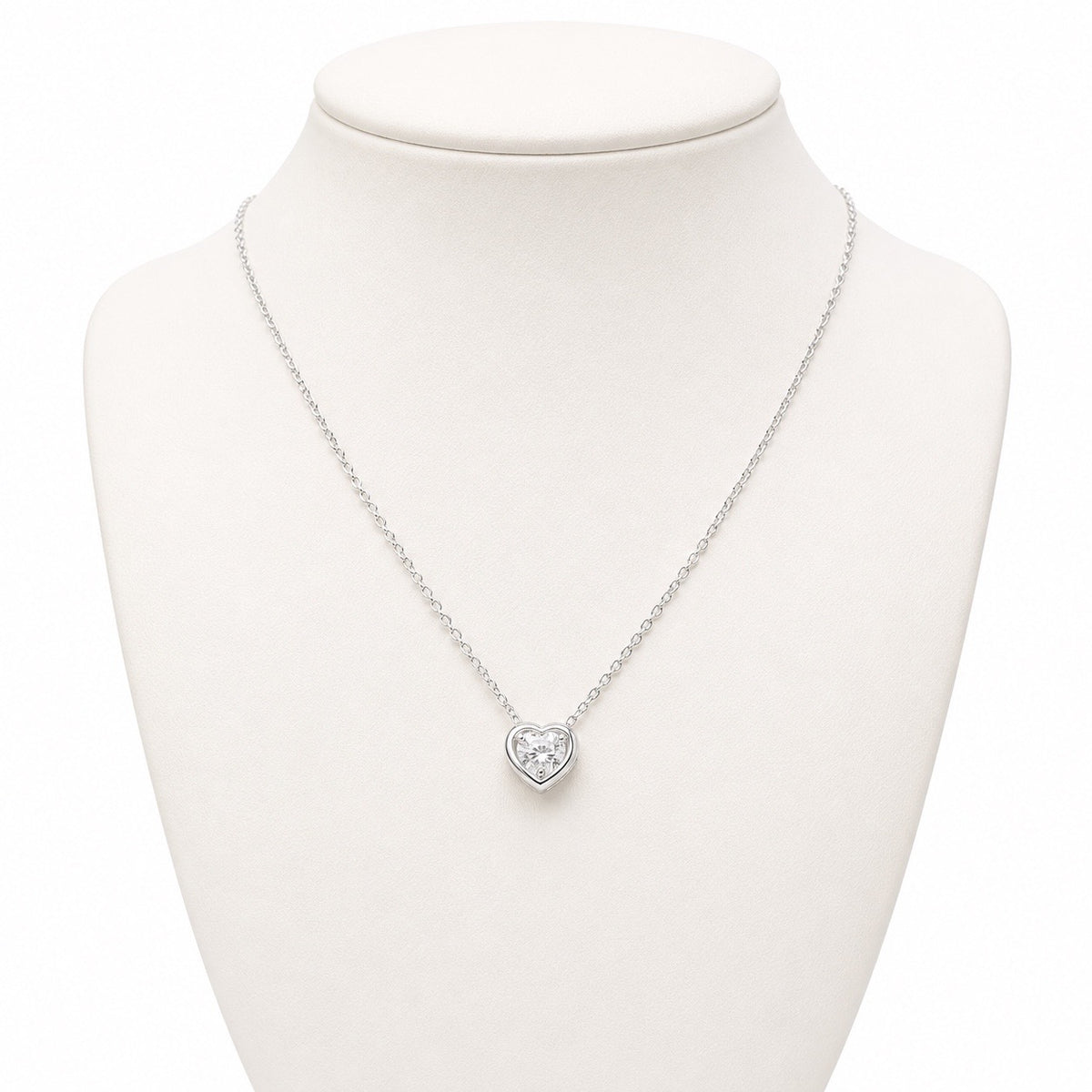 Collar corazón plateado con circonia
